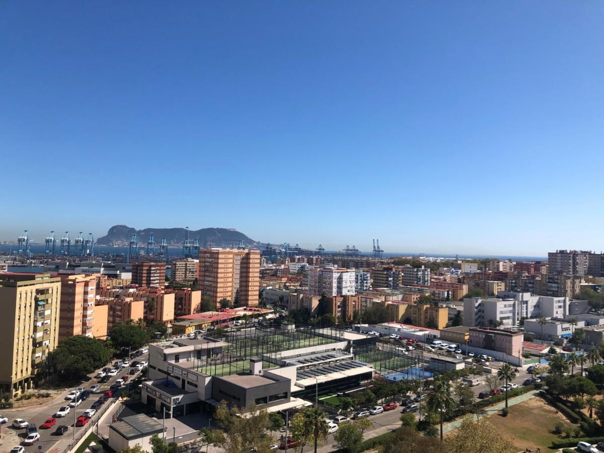 Piso Semicentrico Con Vistas A La Bahia De Algeciras Apartment Екстериор снимка